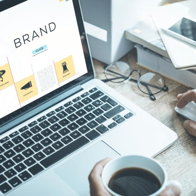 Cómo crear un sitio de webcams adultas con una marca blanca